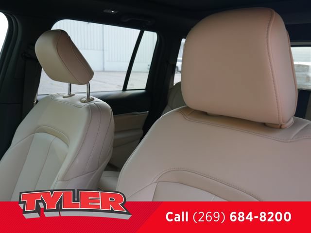New 2026 Jeep Grand Cherokee Limited w/ Limited Altitude Package AWD/4WD image 34