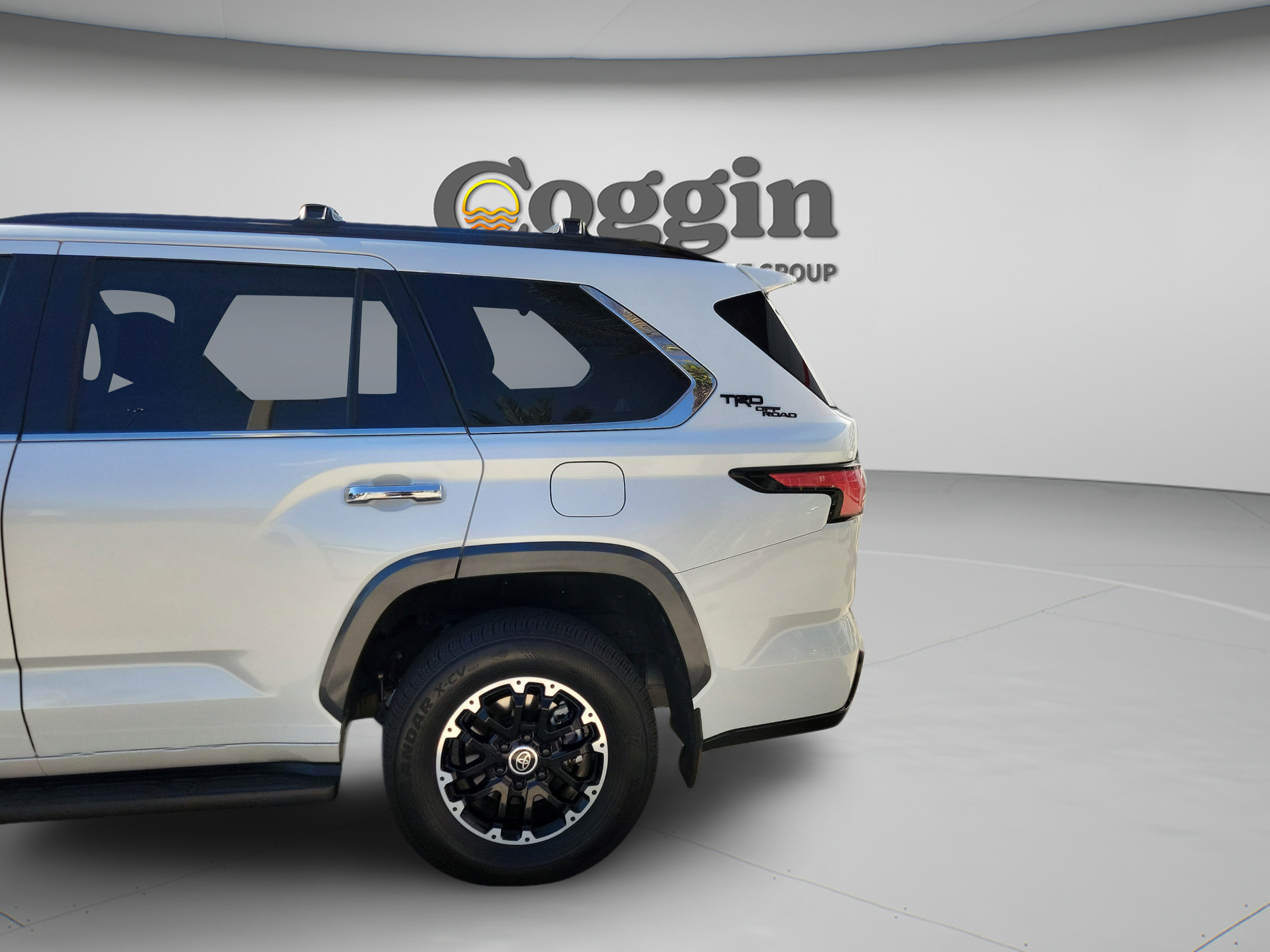 Certified 2023 Toyota Sequoia Limited w/ TRD Off-Road Package AWD/4WD image 29