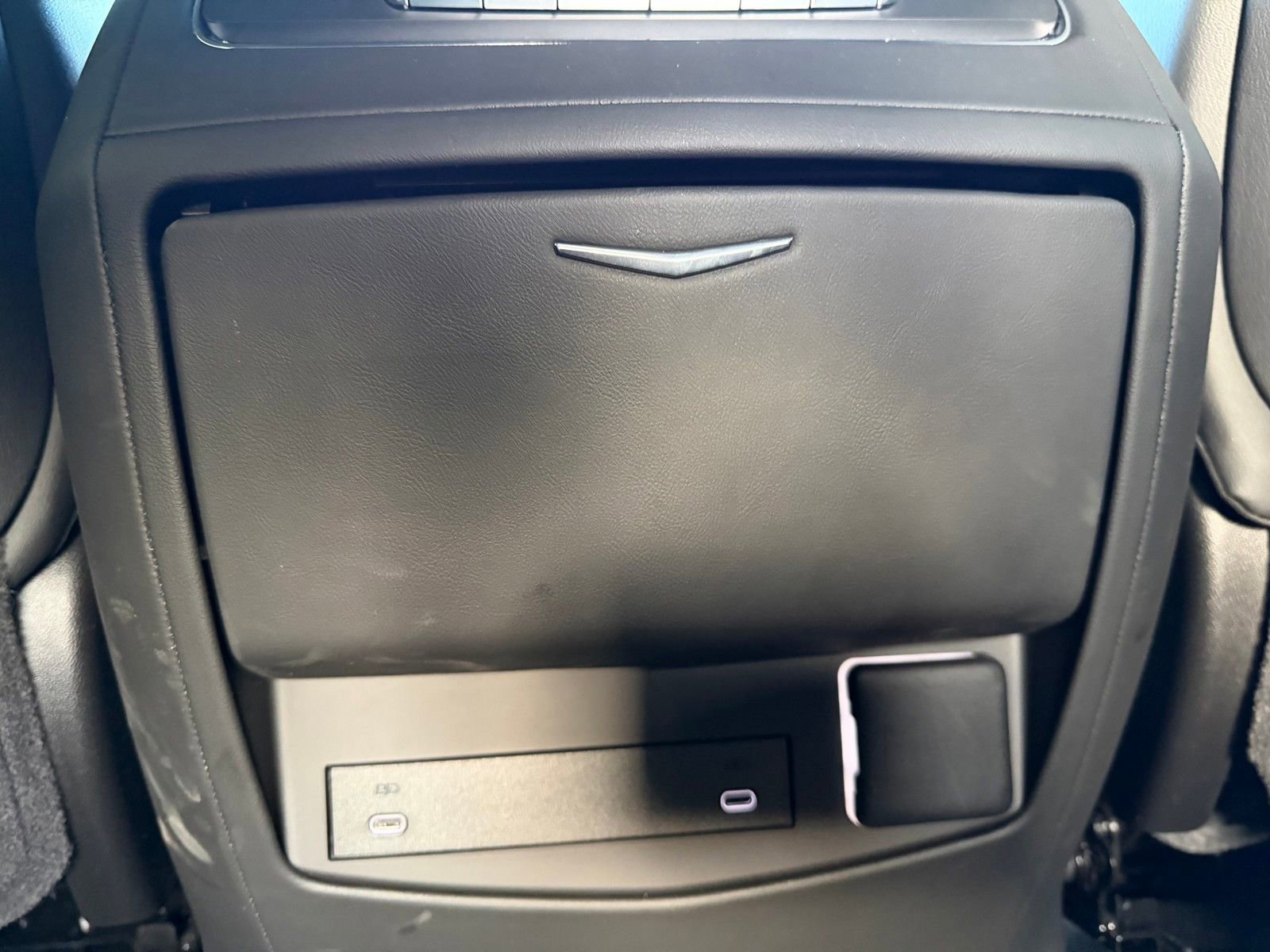 Used 2025 Cadillac Escalade ESV Sport w/ Touring Package image 32