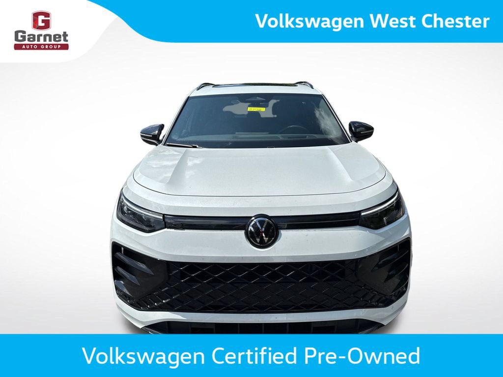 Certified 2025 Volkswagen Tiguan SE R-Line AWD/4WD image 9