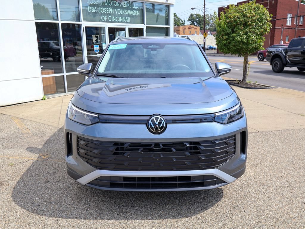 Certified 2025 Volkswagen Tiguan S FWD image 8