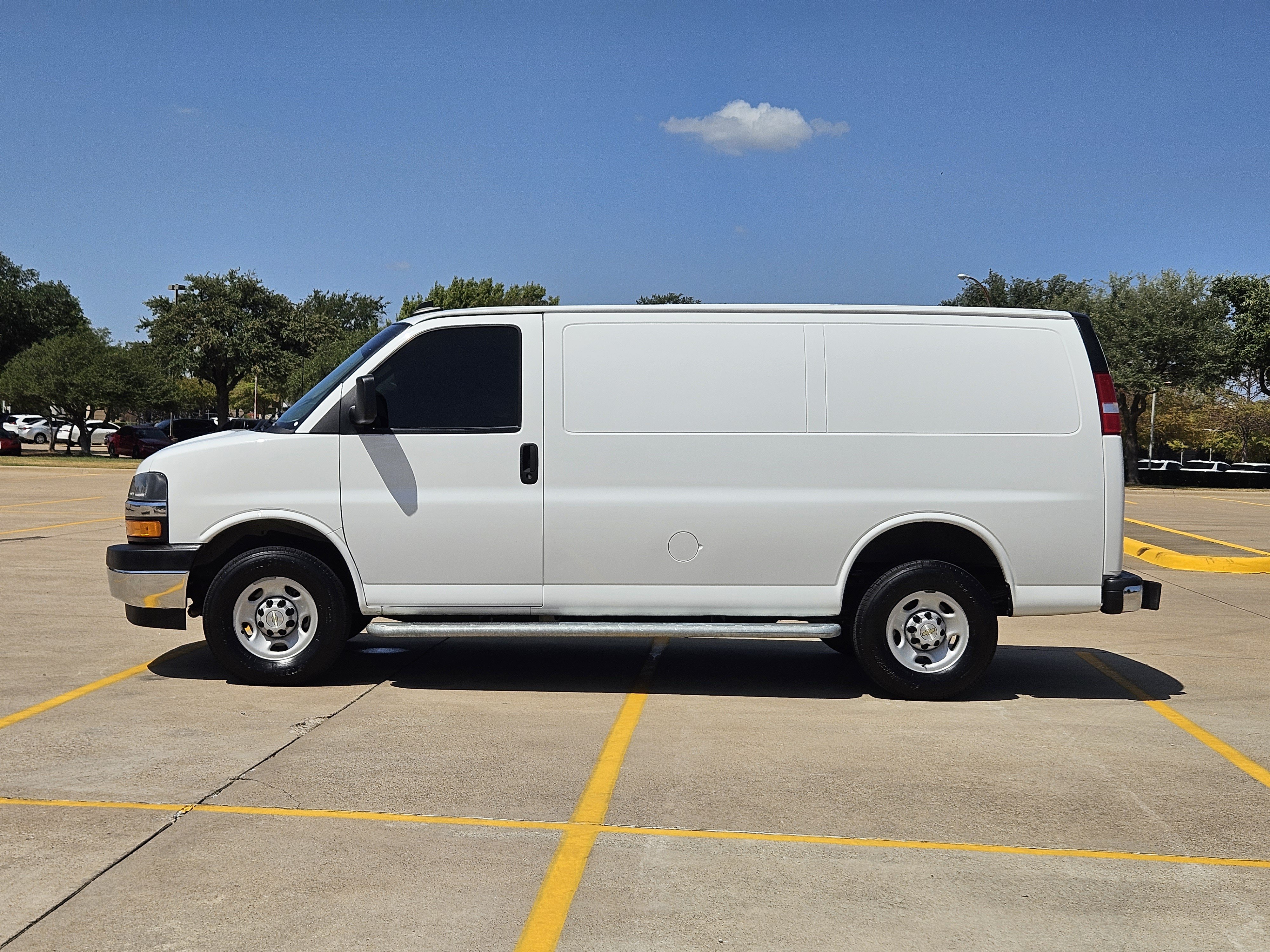 Used 2024 Chevrolet Express 2500 w/ Driver Convenience Package RWD image 3