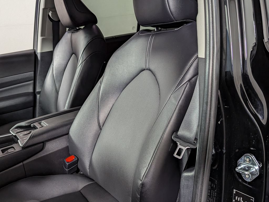Used 2025 Toyota Grand Highlander AWD image 18