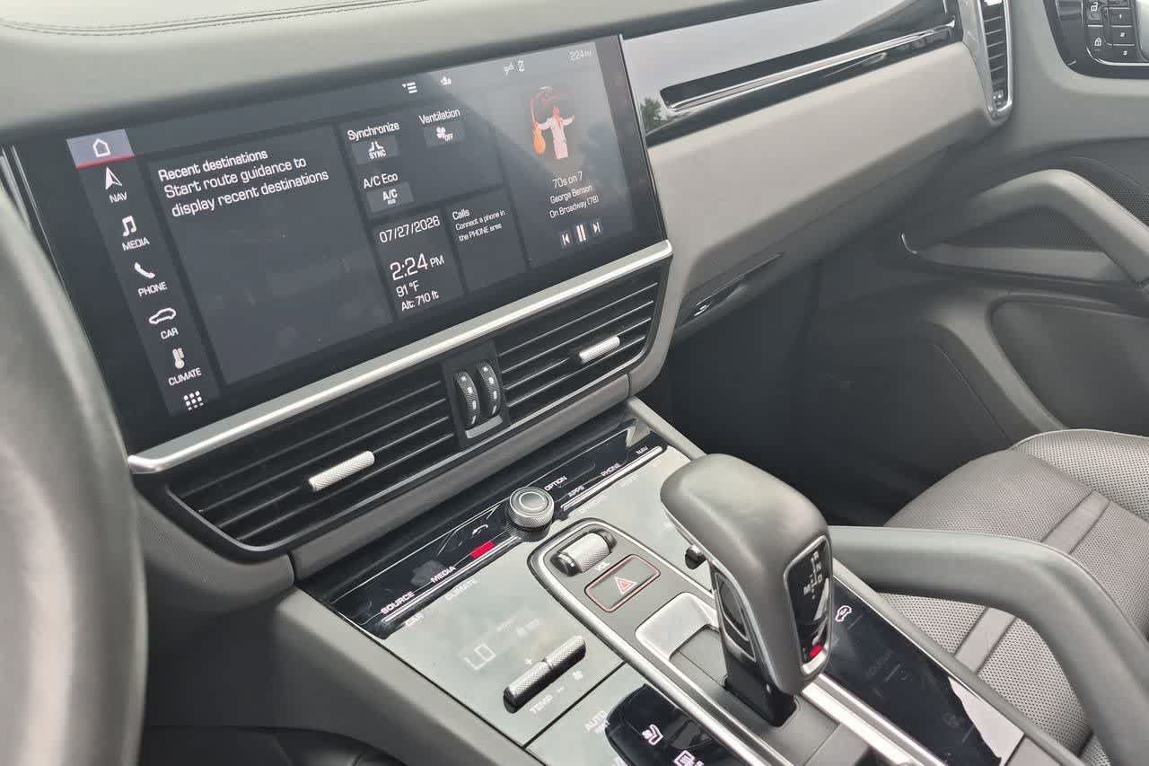 Used 2020 Porsche Cayenne AWD/4WD image 27