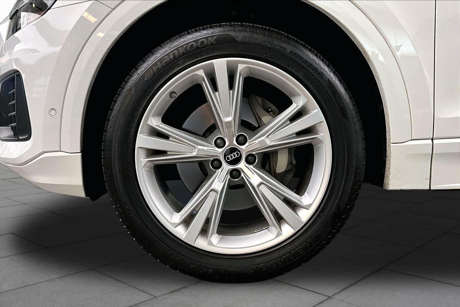 Certified 2023 Audi Q8 Premium w/ Convenience Package AWD/4WD image 11
