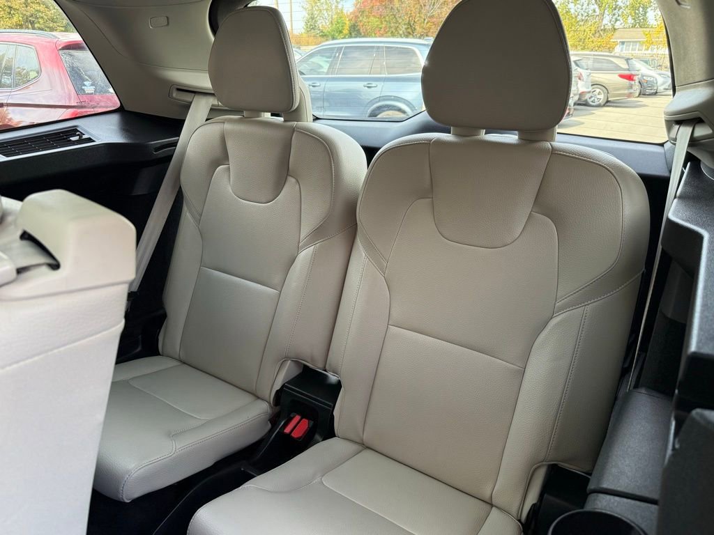 Used 2023 Volvo XC90 B5 Plus w/ Protection Package Premier image 17