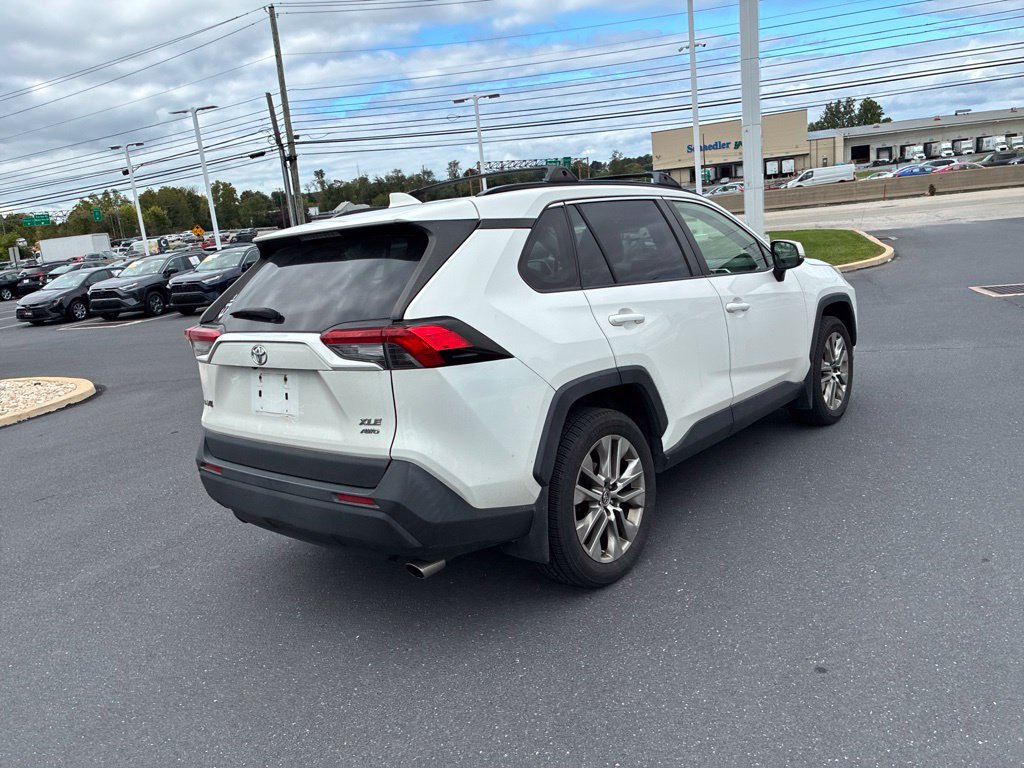 Used 2019 Toyota RAV4 XLE Premium w/ Cold Weather Package AWD/4WD image 9