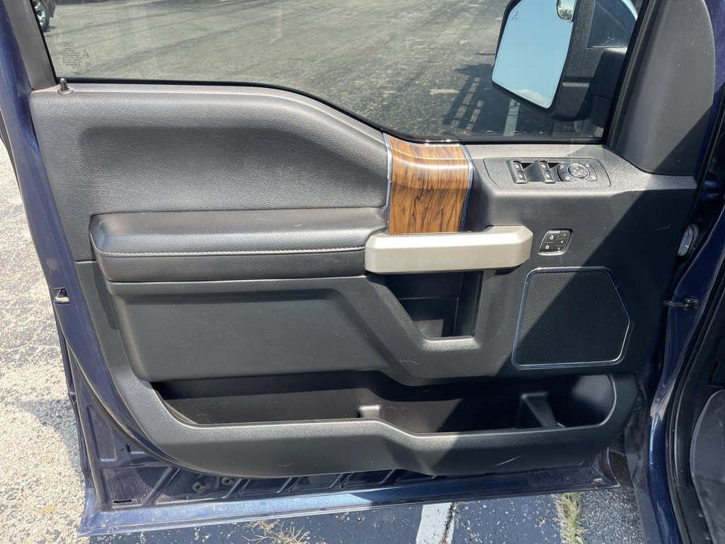 Used 2019 Ford F150 Lariat w/ Equipment Group 502A Luxury AWD/4WD image 4