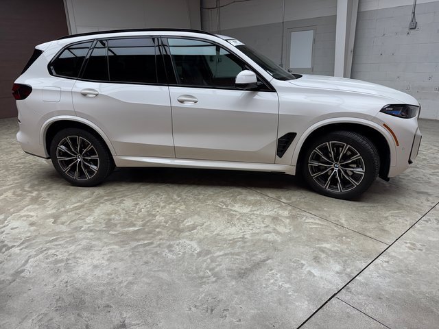 Certified 2024 BMW X5 xDrive40i w/ M Sport Package image 6
