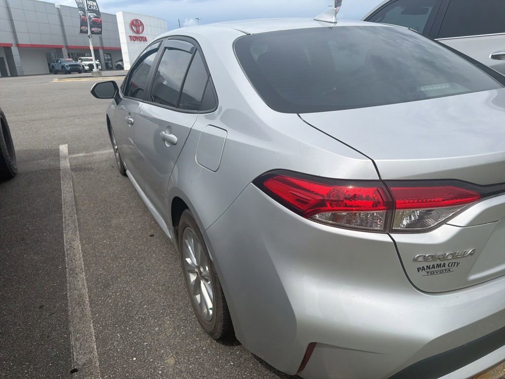 Used 2021 Toyota Corolla LE w/ LE Convenience Package FWD image 11