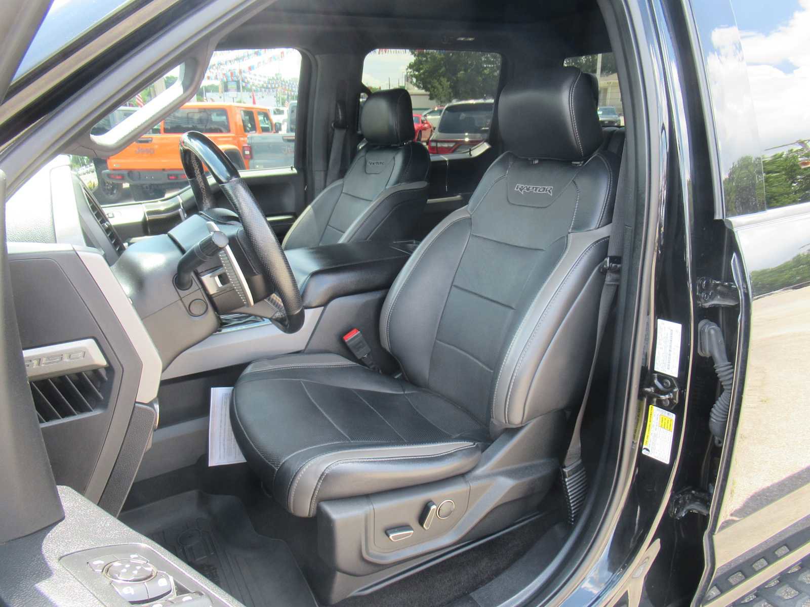 Used 2018 Ford F150 Raptor w/ Equipment Group 802A Luxury image 20