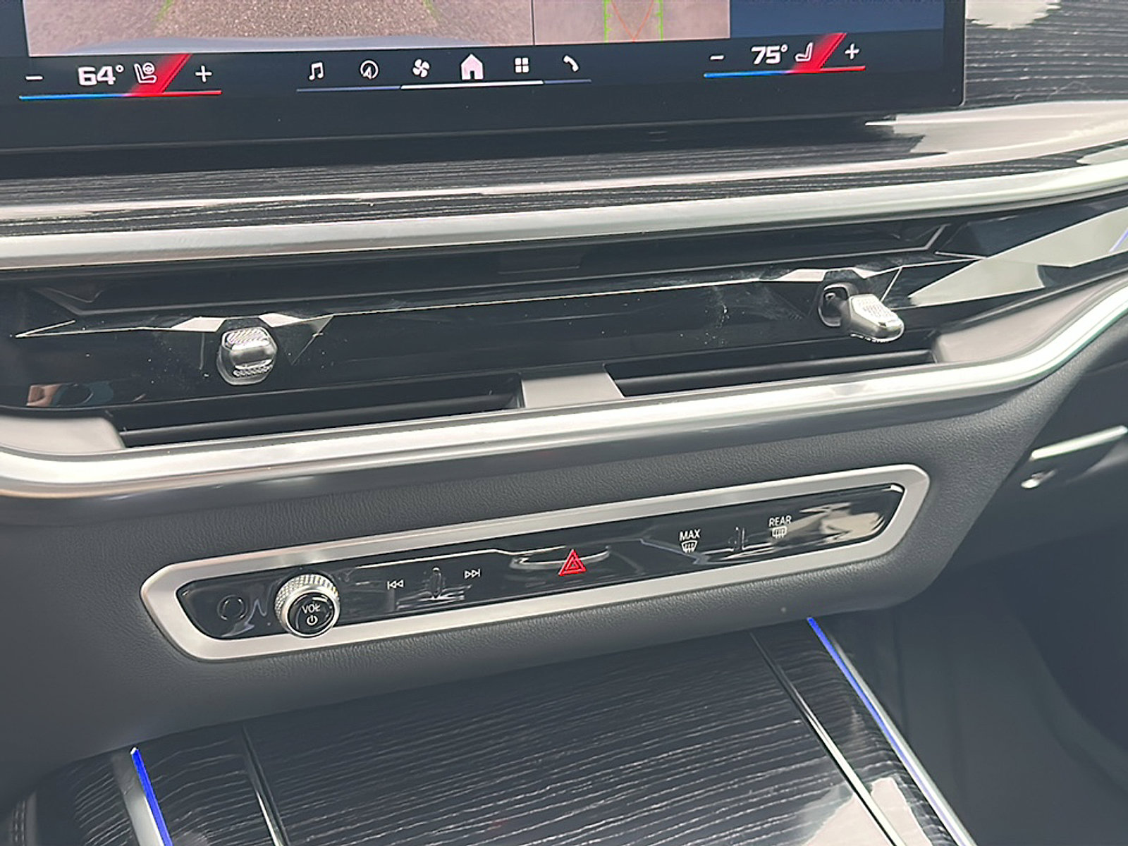 Certified 2024 BMW X7 M60i w/ Executive Package image 34