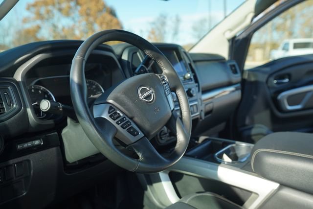 Used 2024 Nissan Titan SV w/ SV Convenience Package image 26