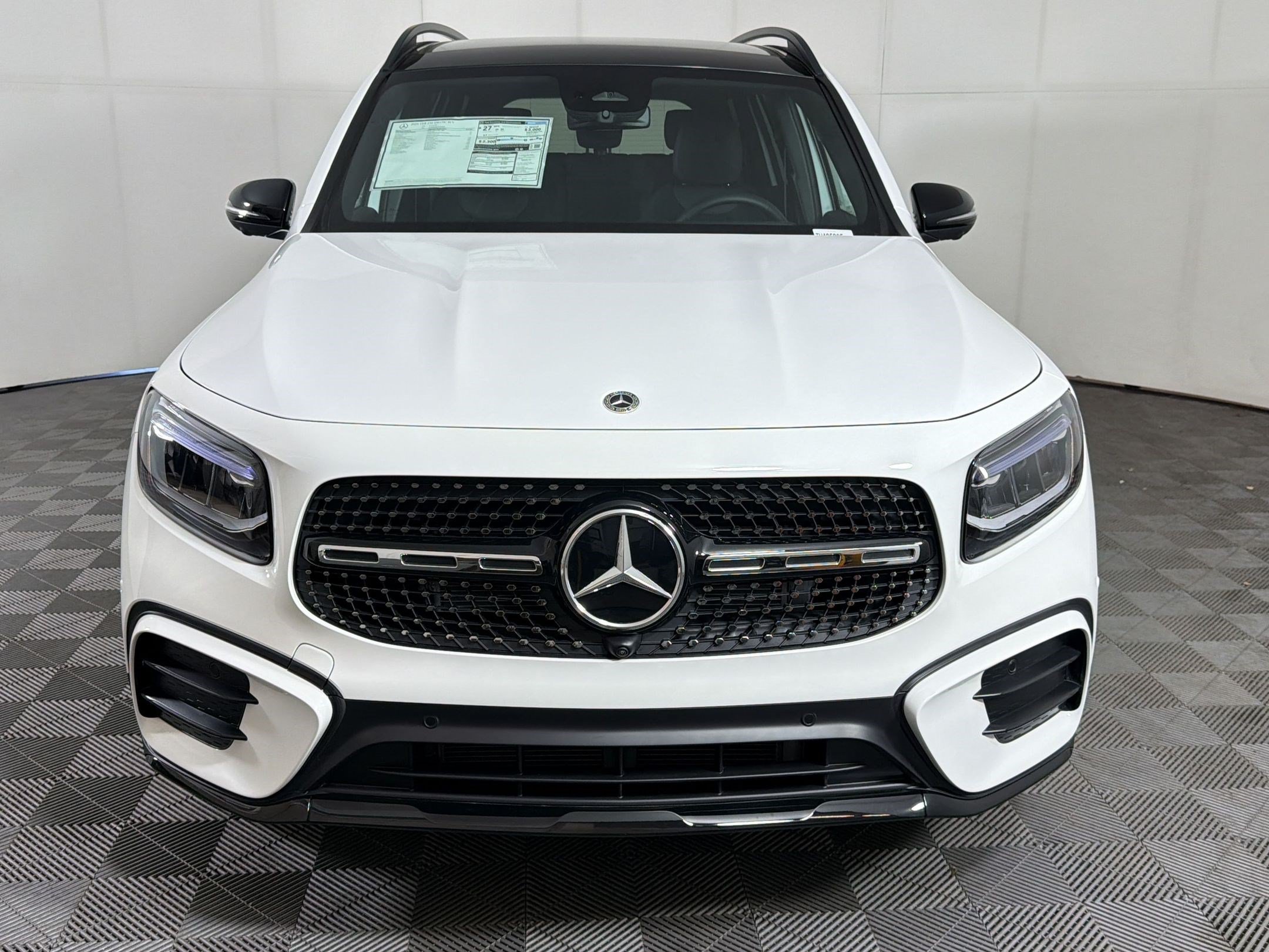 Used 2026 Mercedes-Benz GLB 250 4MATIC image 6