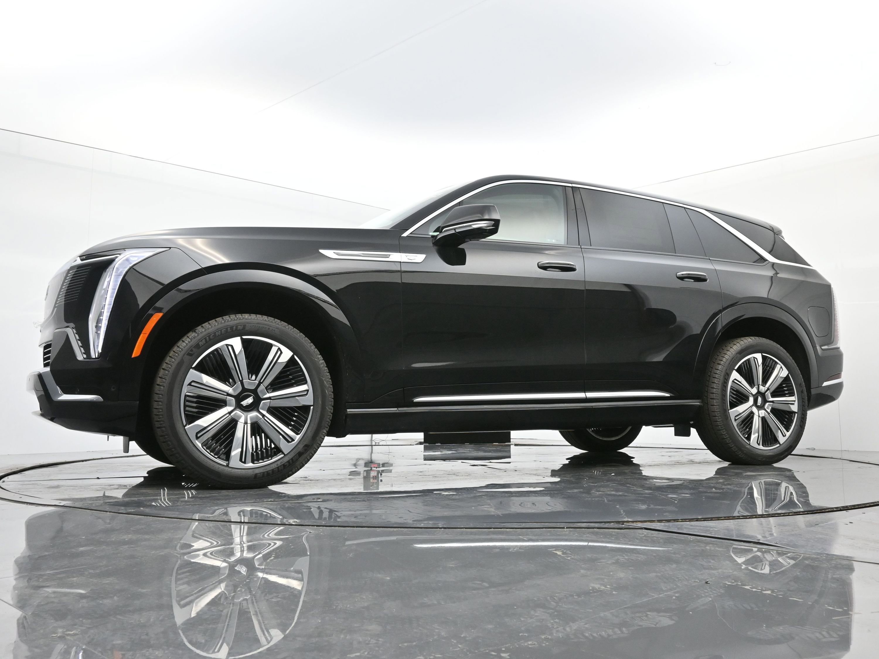 New 2025 Cadillac Escalade IQ Luxury 2 image 16