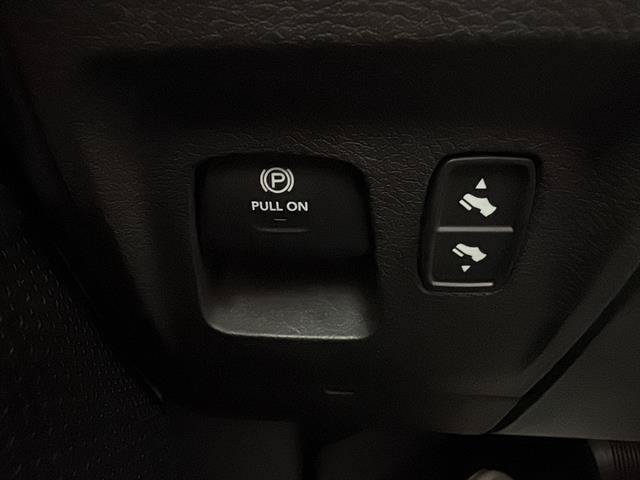 Used 2019 RAM 1500 Laramie AWD/4WD image 23