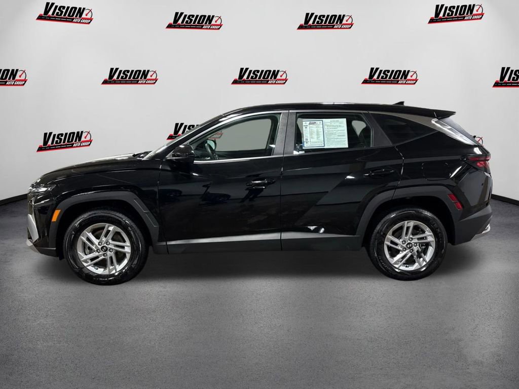 Certified 2025 Hyundai Tucson SE image 8