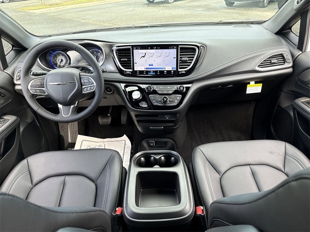 New 2026 Chrysler Pacifica Select image 26