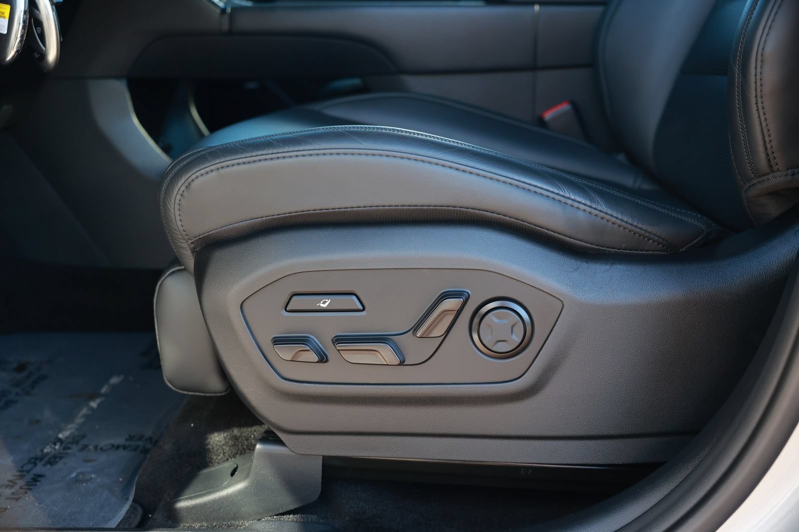 Used 2025 Hyundai Santa Fe Calligraphy FWD image 24