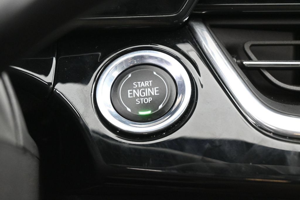 Used 2024 Chevrolet Trax RS w/ Sunroof Package FWD image 29