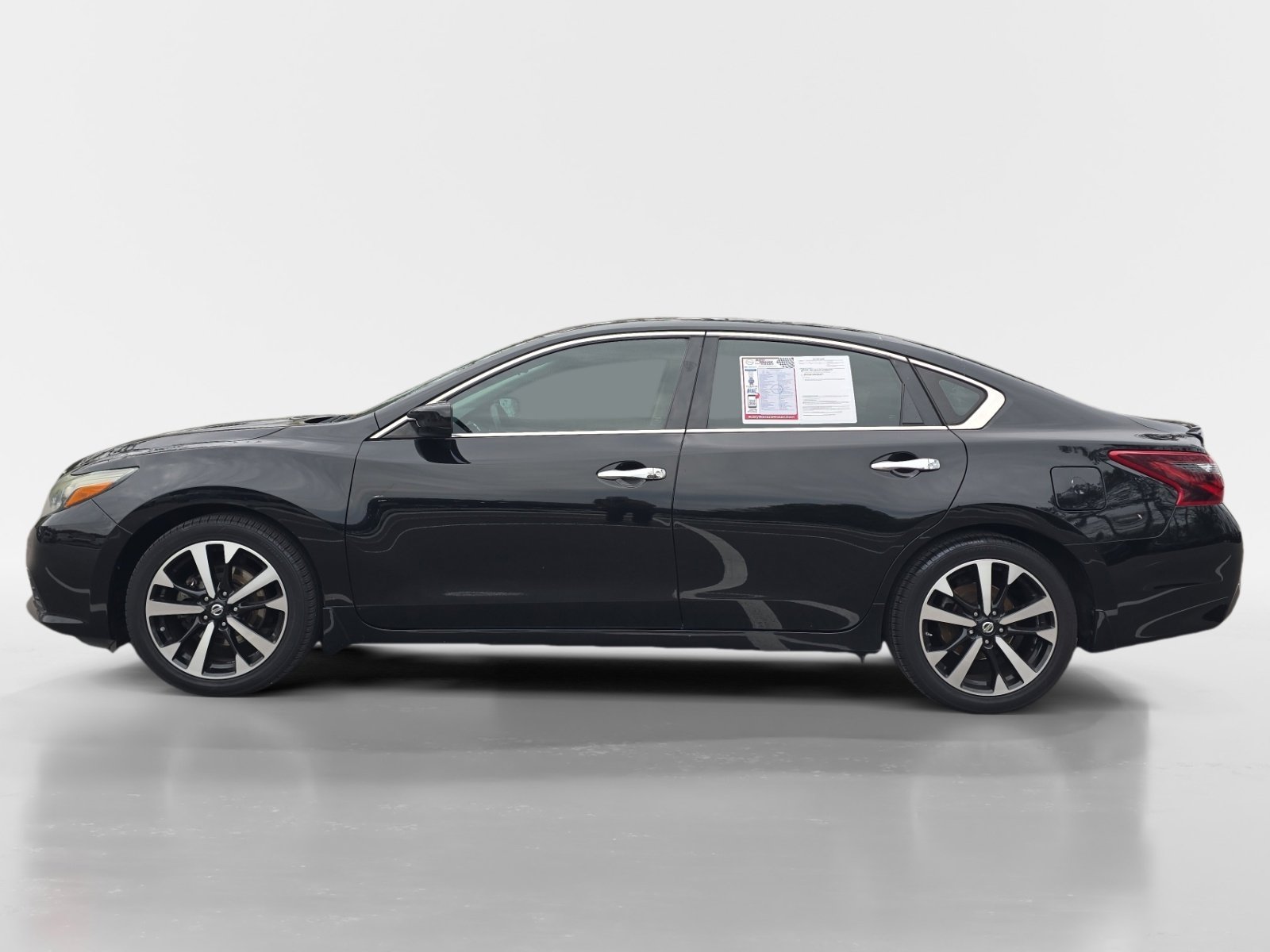 Used 2018 Nissan Altima 2.5 SR image 2