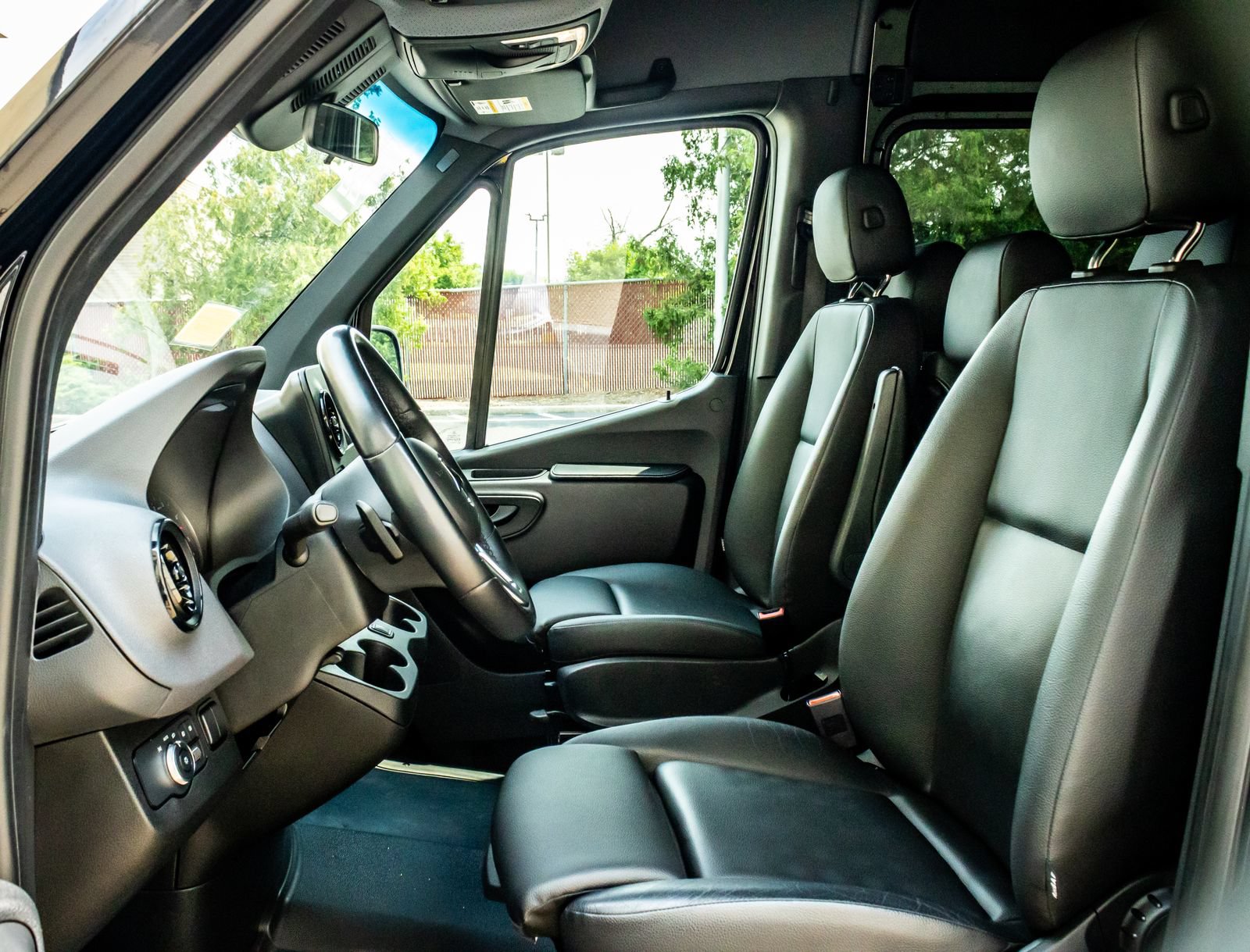 Used 2022 Mercedes-Benz Sprinter 2500 image 12