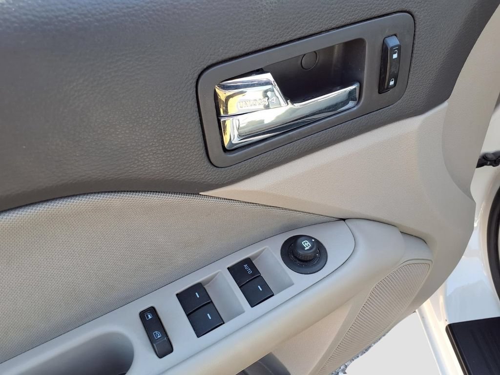 Used 2012 Ford Fusion SE FWD image 28