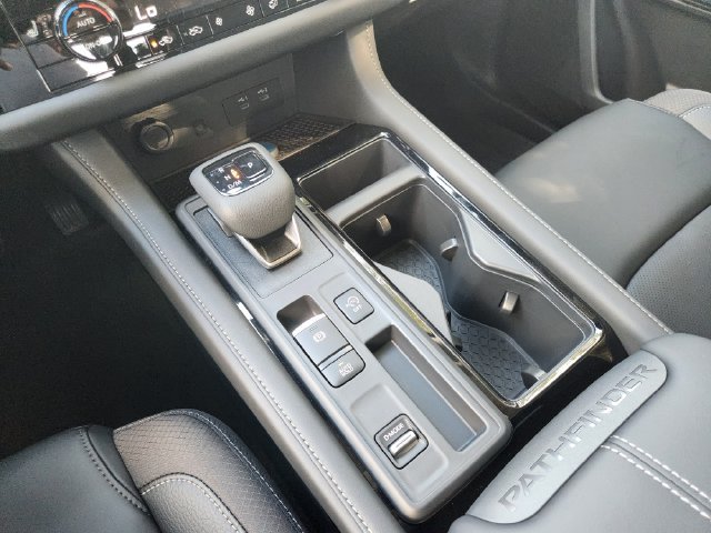 New 2026 Nissan Pathfinder SL w/ SL Premium Package FWD image 19
