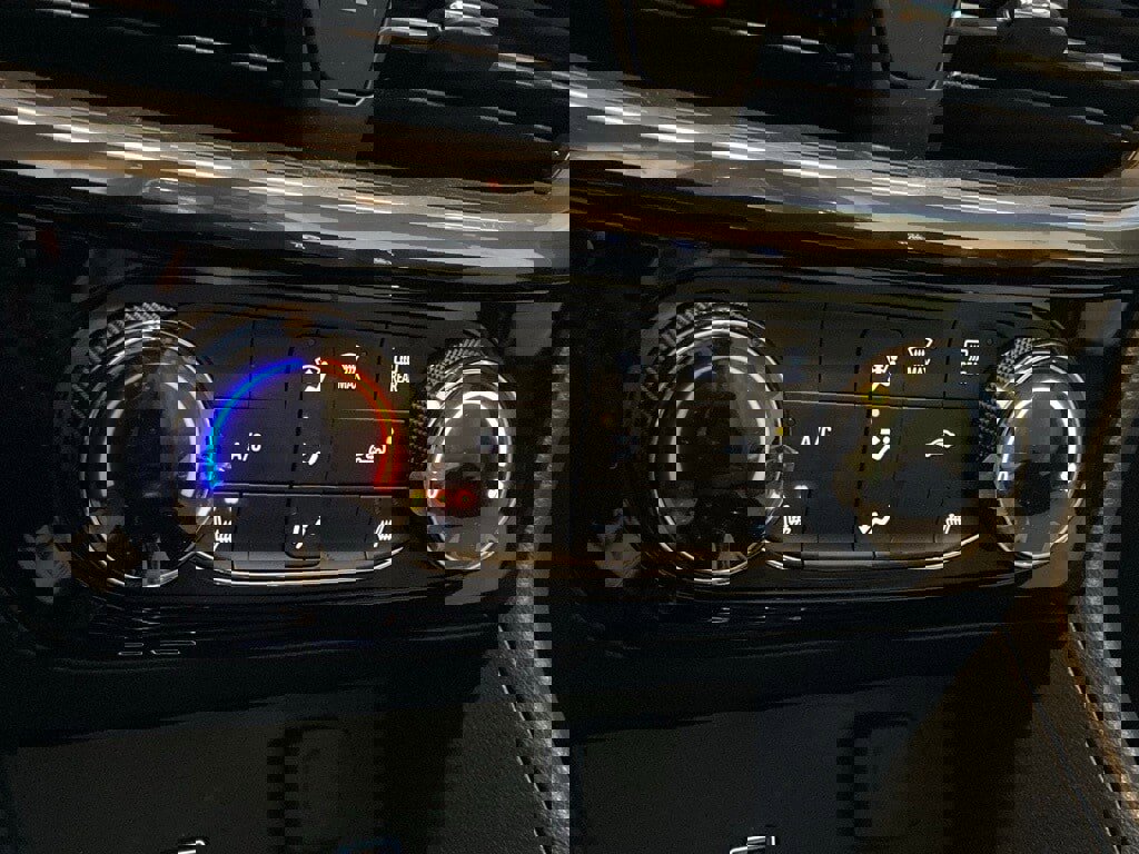 Used 2024 Buick Encore GX Sport Touring w/ Experience Buick Package image 25