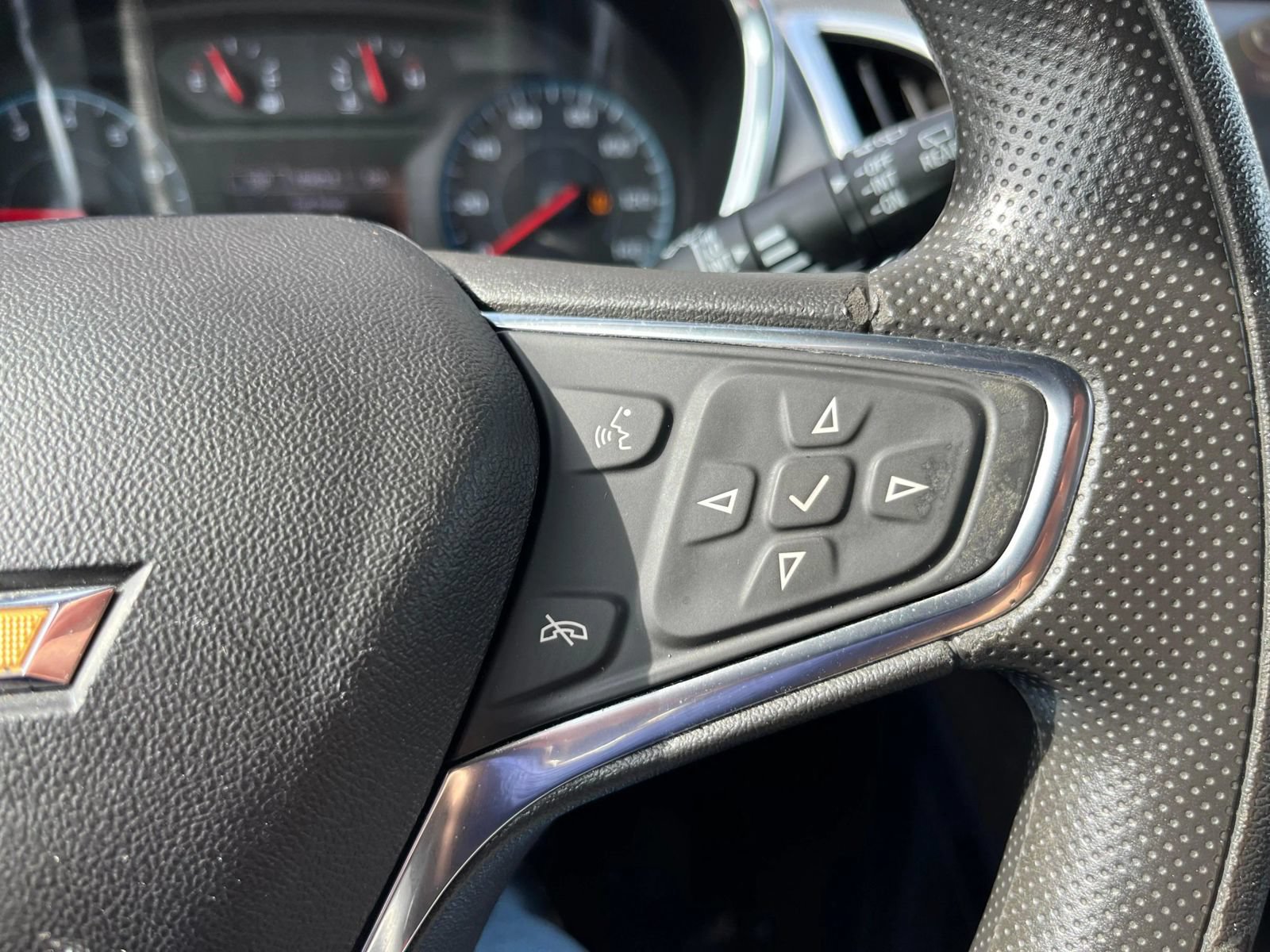 Used 2019 Chevrolet Equinox LS w/ LS Convenience Package FWD image 16