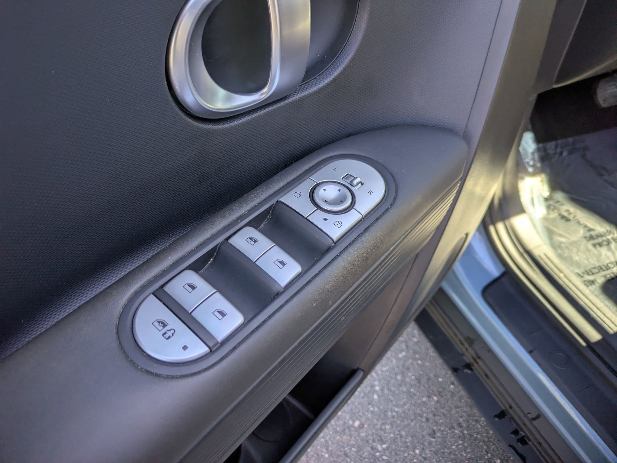 Used 2023 Hyundai Ioniq 5 SE image 18