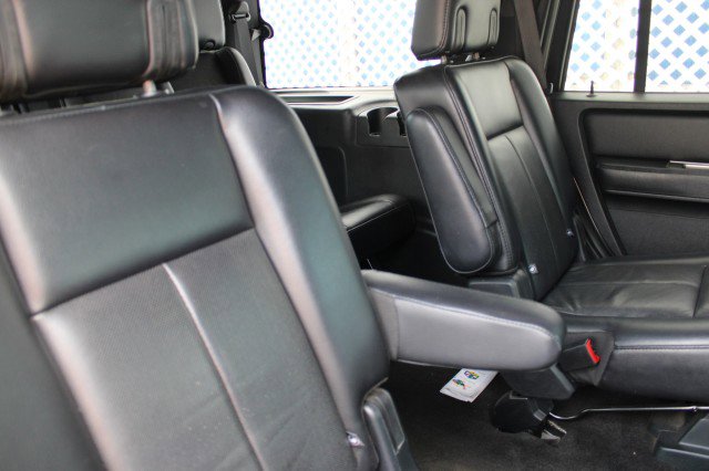 Used 2016 Ford Expedition XLT w/ Equipment Group 202A RWD image 17