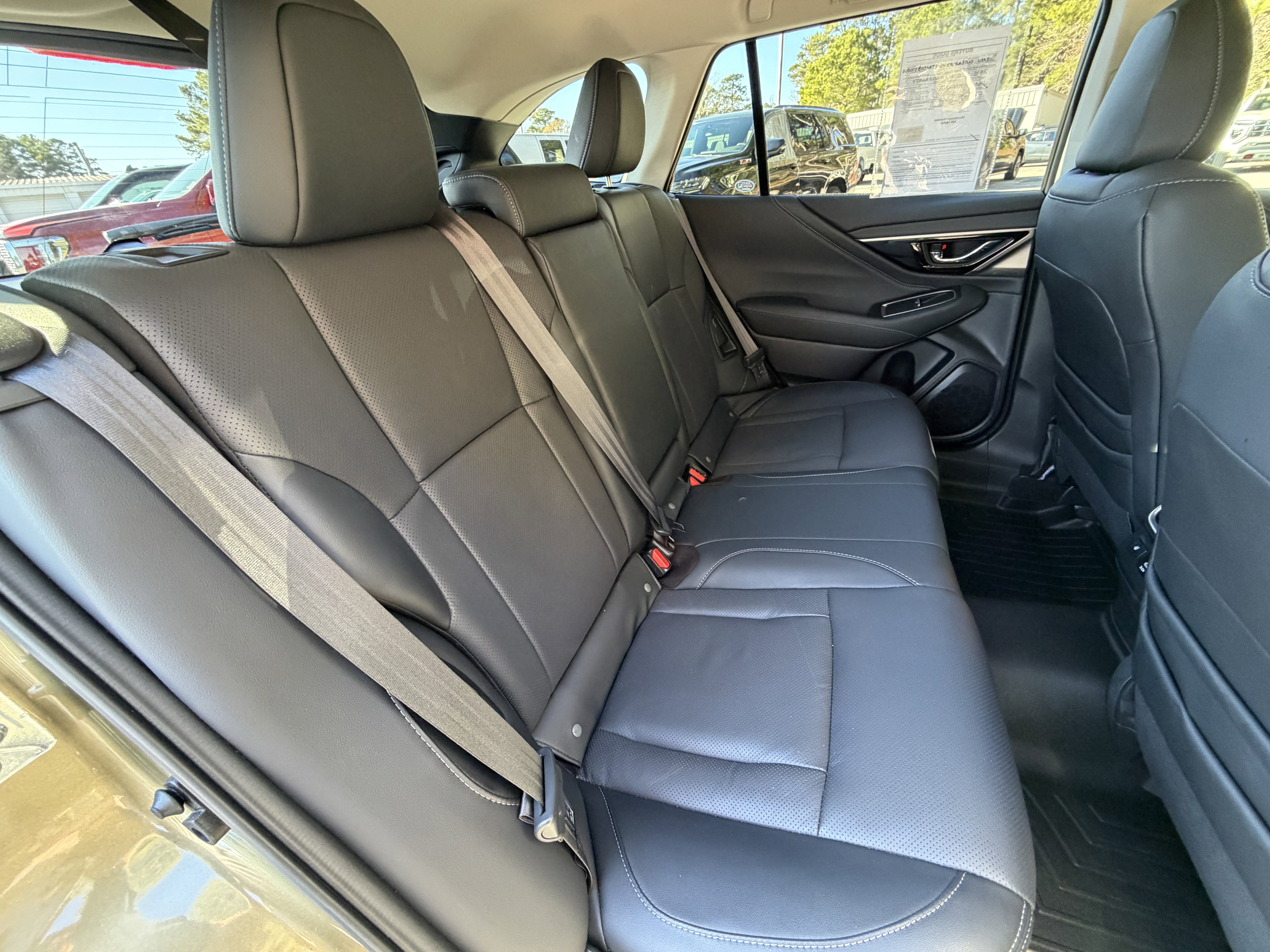 Used 2025 Subaru Outback Limited image 22