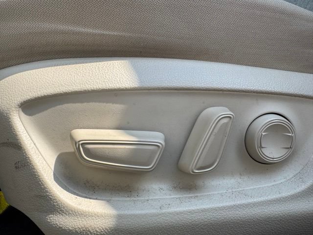 Used 2019 Toyota Camry LE FWD image 16