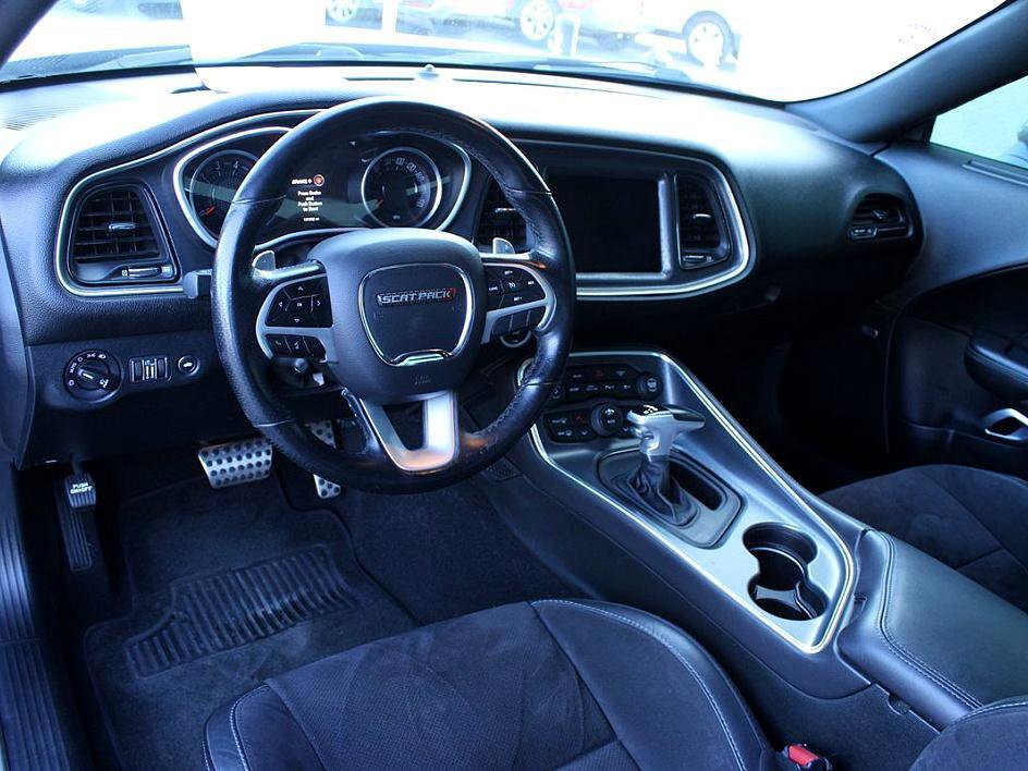 Used 2018 Dodge Challenger R/T Scat Pack w/ Dynamics Package RWD image 9