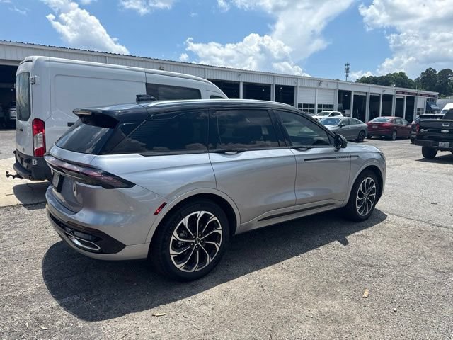 Used 2025 Lincoln Nautilus Reserve AWD/4WD image 3