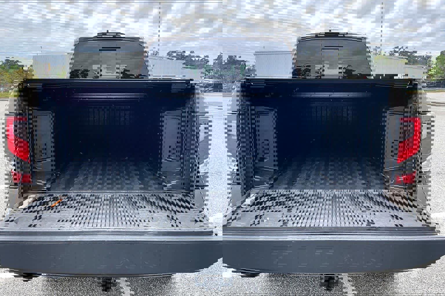 Used 2024 Nissan Titan PRO-4X w/ Pro-4x Convenience Package image 36