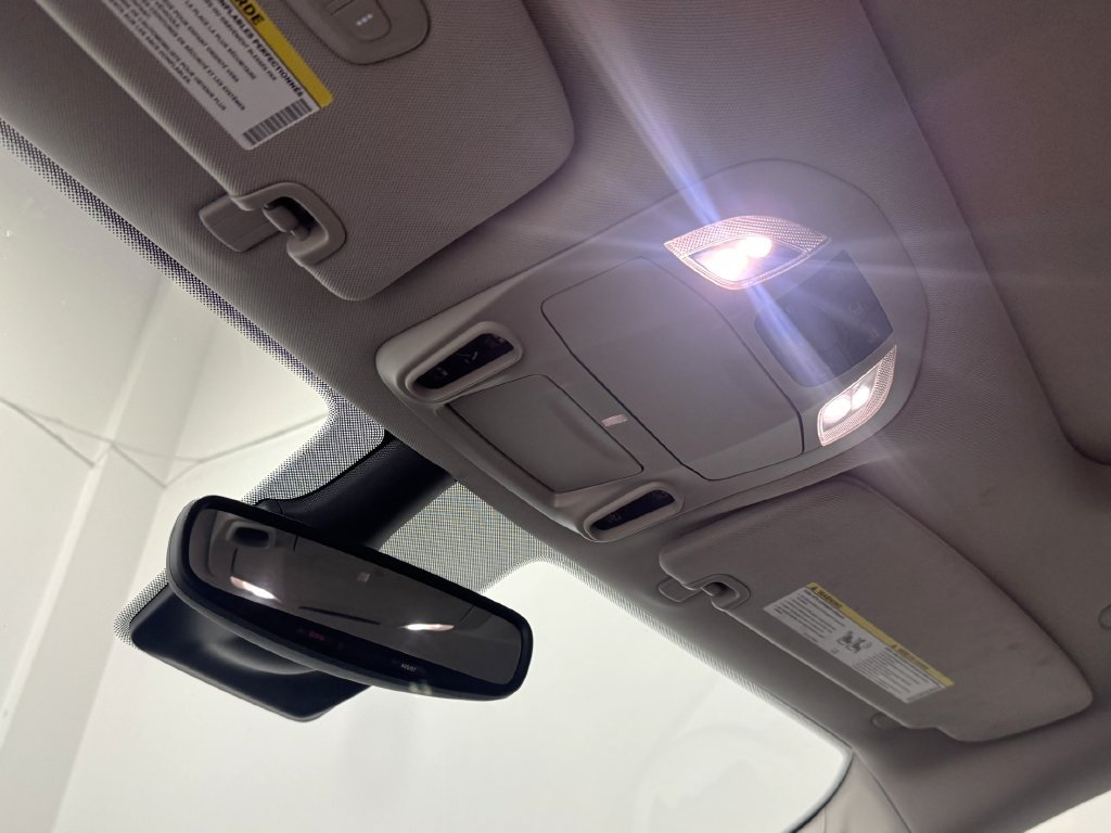 Used 2024 Chrysler Pacifica Limited FWD image 33