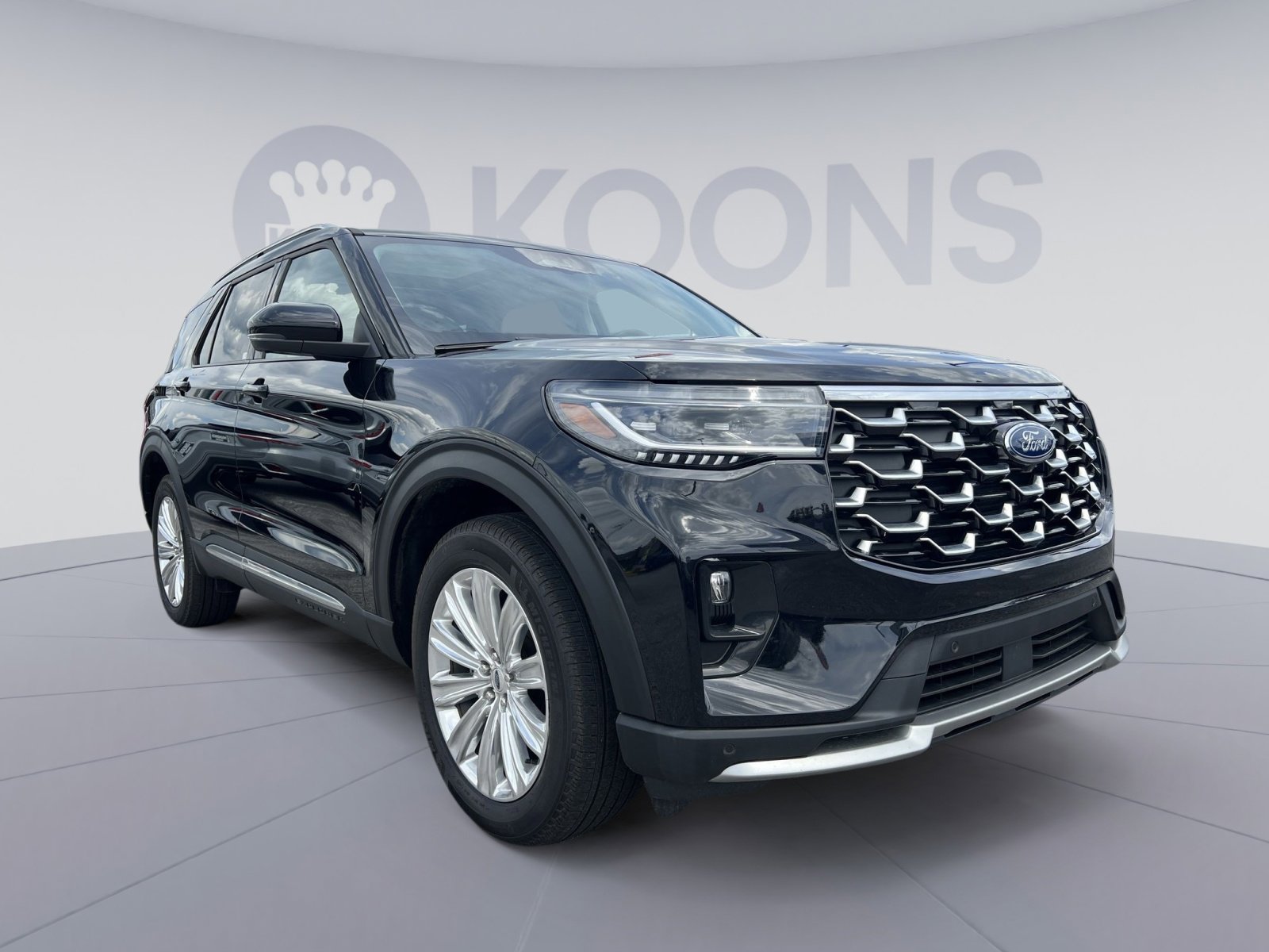 Used 2025 Ford Explorer Platinum w/ LUX Leather Package AWD/4WD image 18