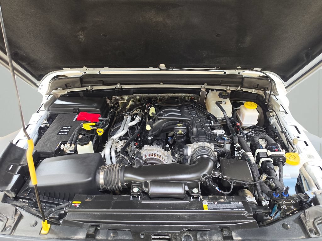 Certified 2025 Jeep Gladiator Sport AWD/4WD image 10