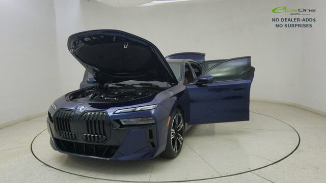 Used 2023 BMW 760i xDrive AWD/4WD image 73