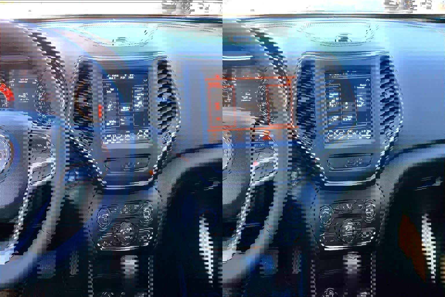 Used 2022 Jeep Cherokee Latitude Lux image 7