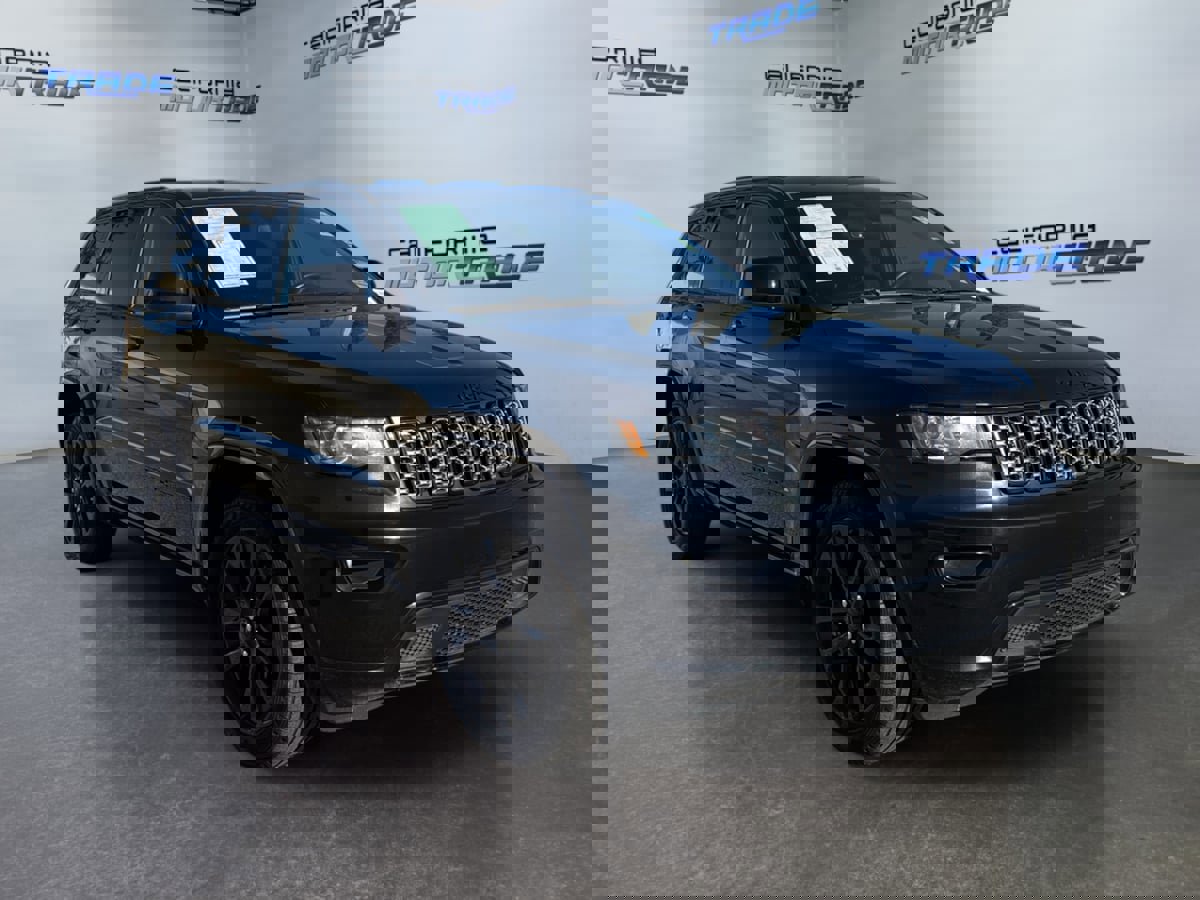 Used 2019 Jeep Grand Cherokee Altitude image 3