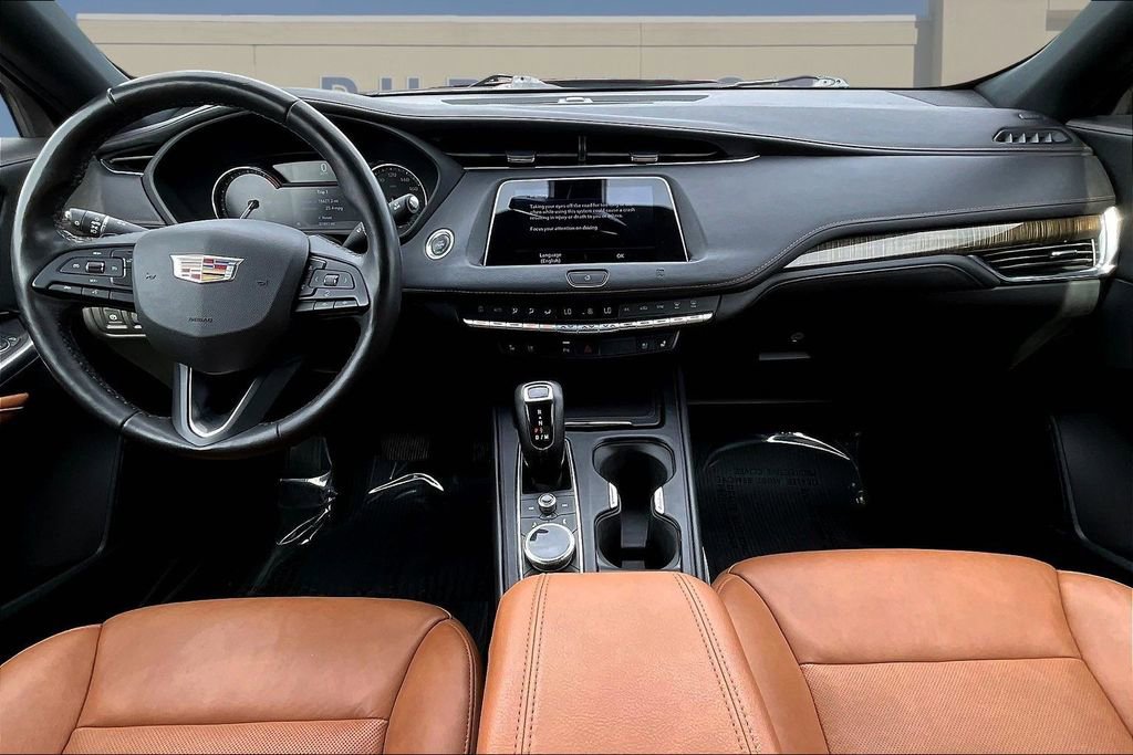 Used 2019 Cadillac XT4 Premium Luxury image 9