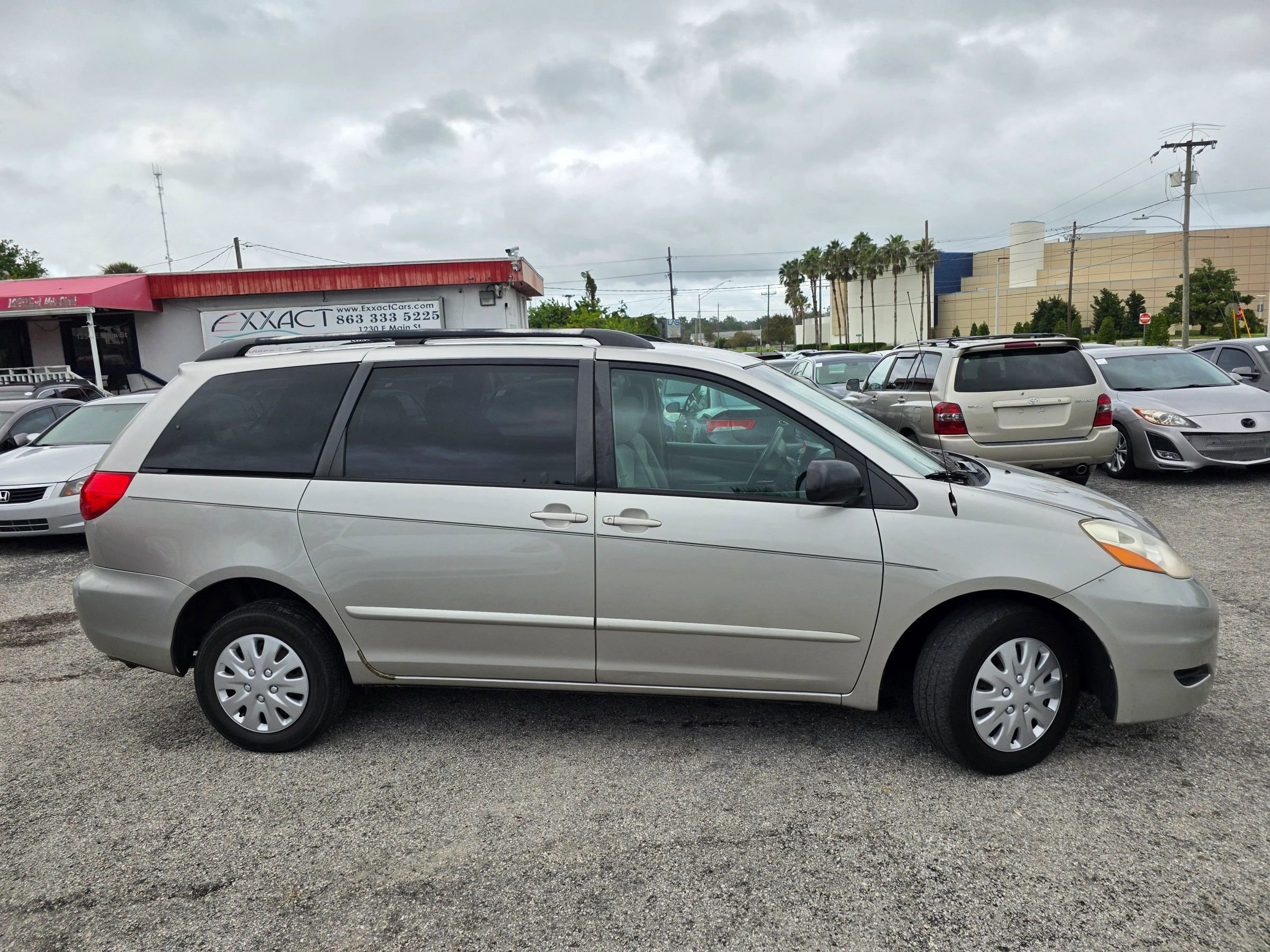 Used 2009 Toyota Sienna LE image 8