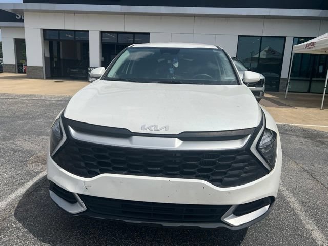 Used 2023 Kia Sportage LX FWD image 2