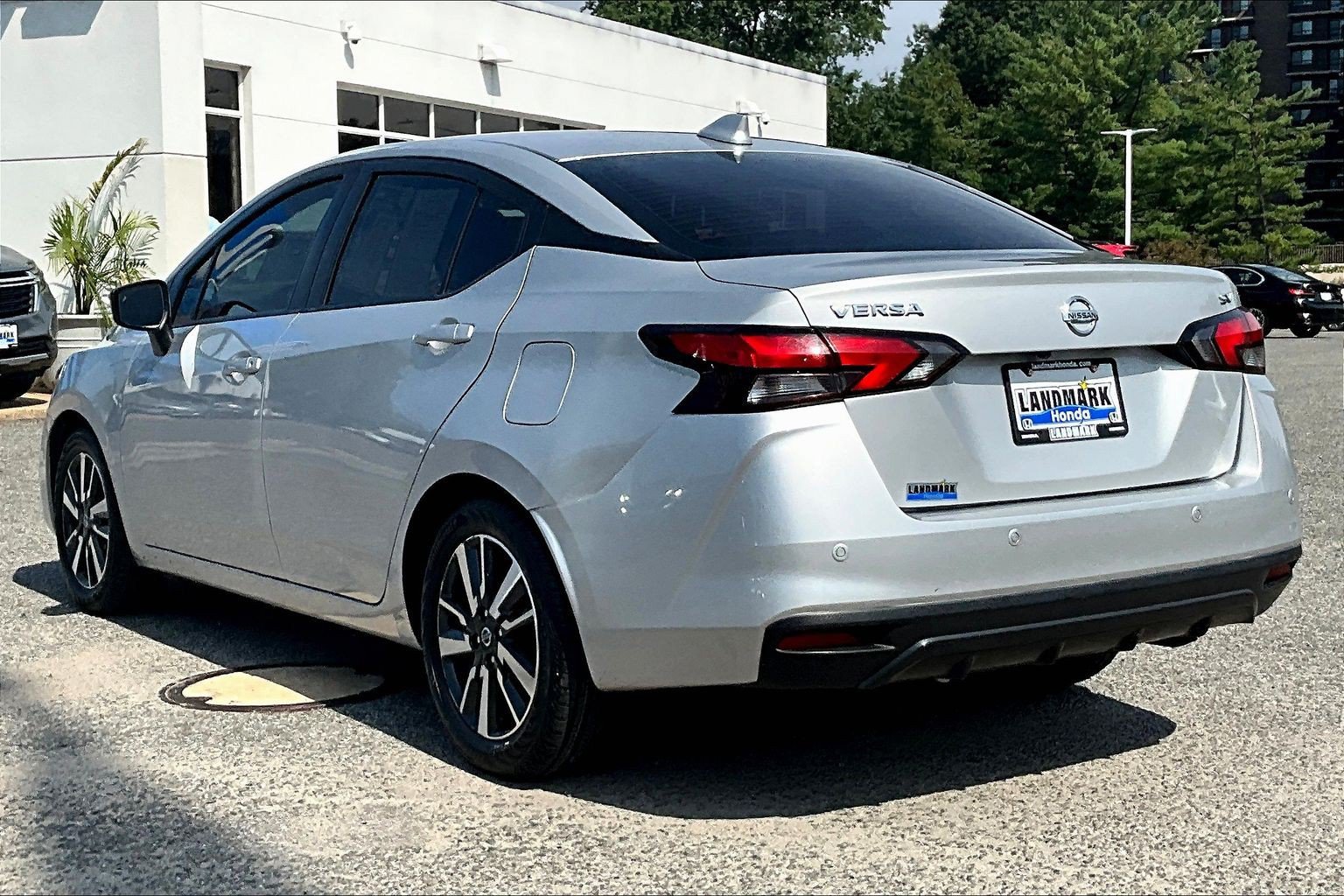 Used 2021 Nissan Versa SV FWD image 12