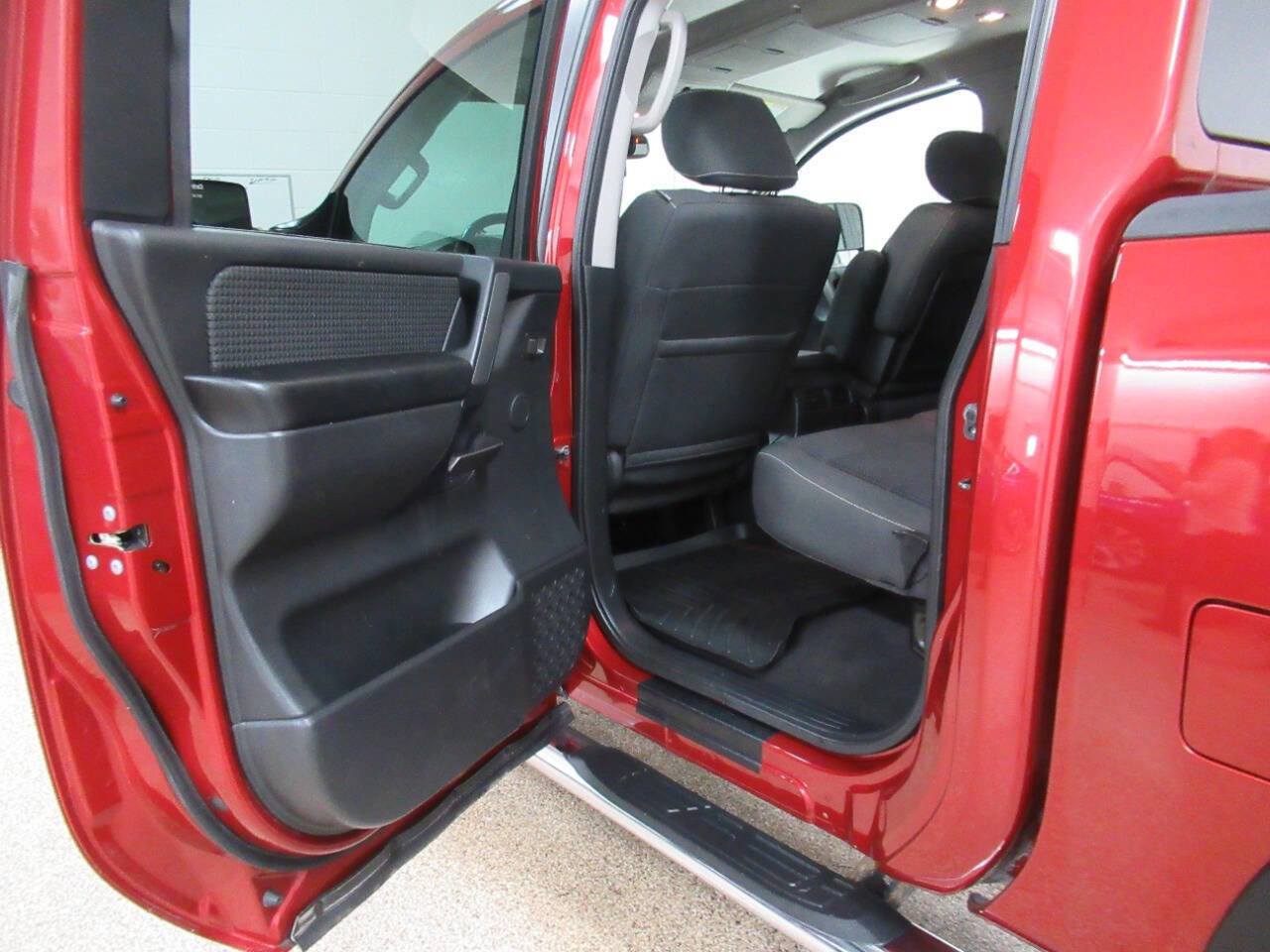 Used 2014 Nissan Titan PRO-4X image 12