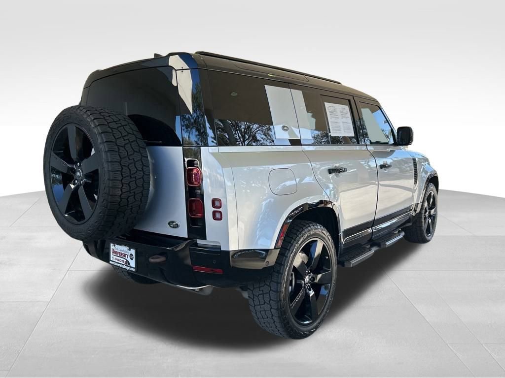 Used 2023 Land Rover Defender 110 X-Dynamic SE image 3