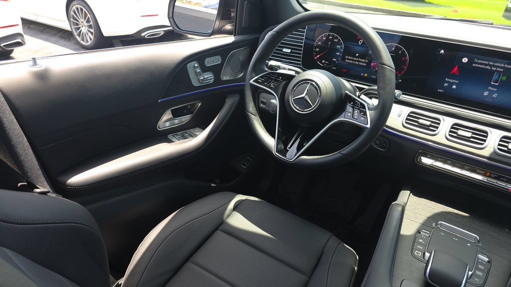 Certified 2025 Mercedes-Benz GLS 450 4MATIC image 28